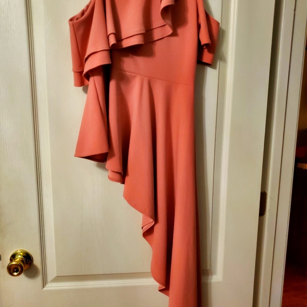 Diagonal one shoulder top